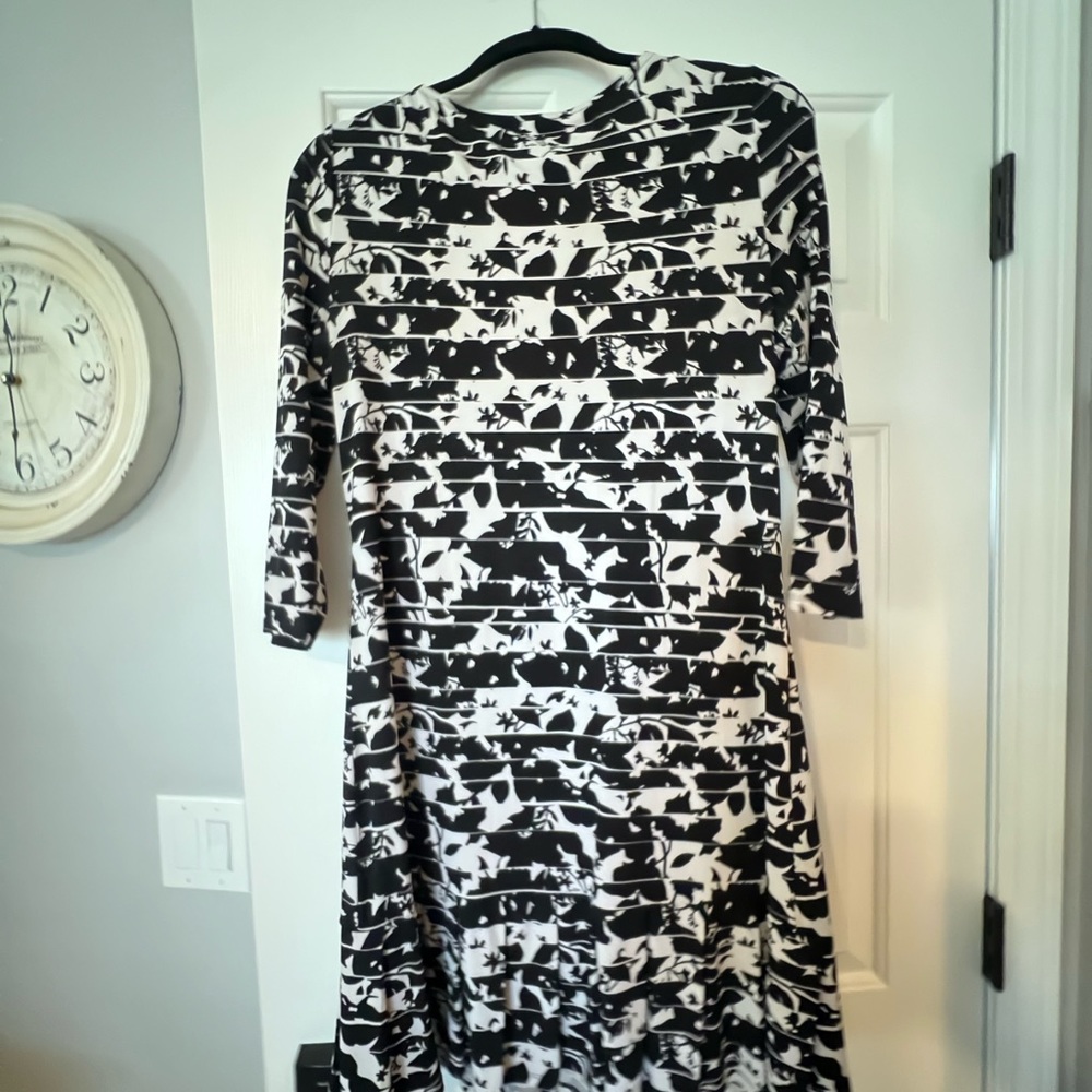 Super cute White house black market gently used dress
